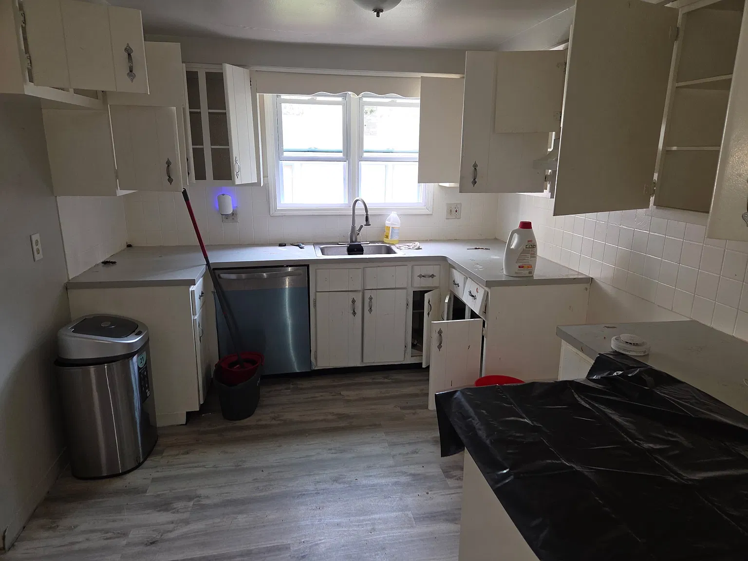 3 bed, 1.5 bath, 1250 sqft, $1,850 — Photo 2