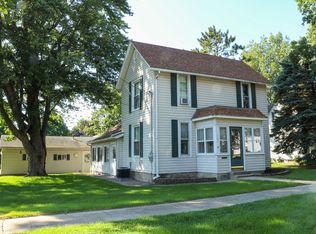 303 S Grape St, Morrison, IL 61270