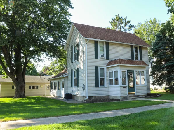 303 S Grape St, Morrison, IL 61270