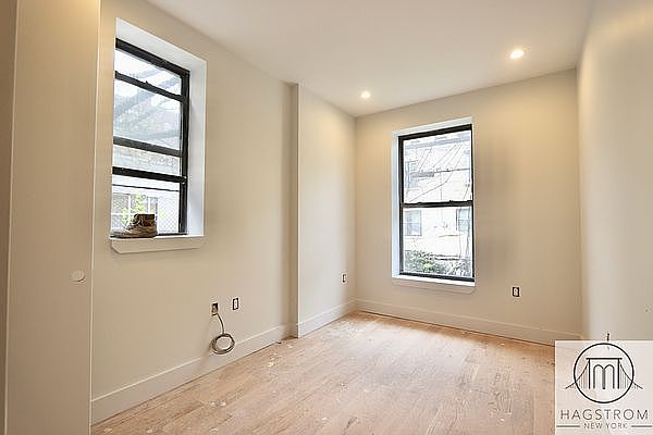 1st image of 1050 Bergen St #1L