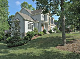 1025 Greenhurst Rd, Winston Salem, NC 27104