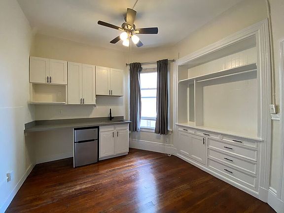 2nd image of 1876 Market St #27