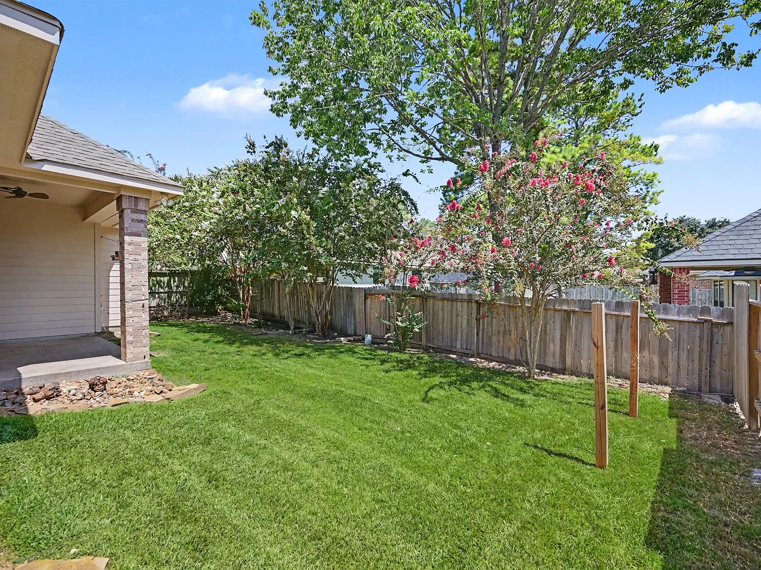 4 bed, 3.0 bath, 2046 sqft, $2,300 — Photo 4