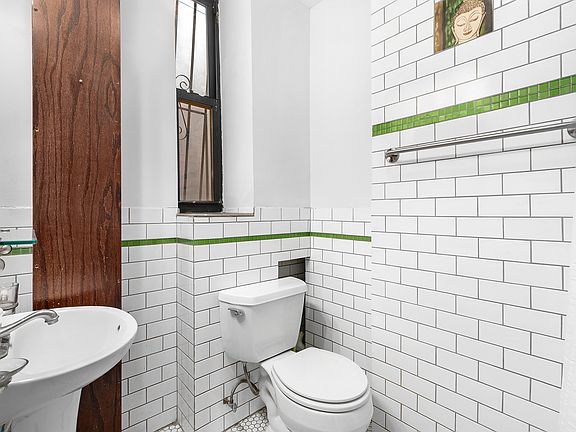 5th image of 27 Essex St APT 3B