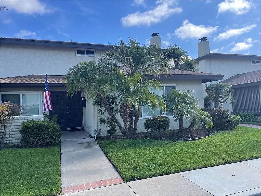 2 bed, 1.5 bath, 1100 sqft, $3,500 — Photo 1