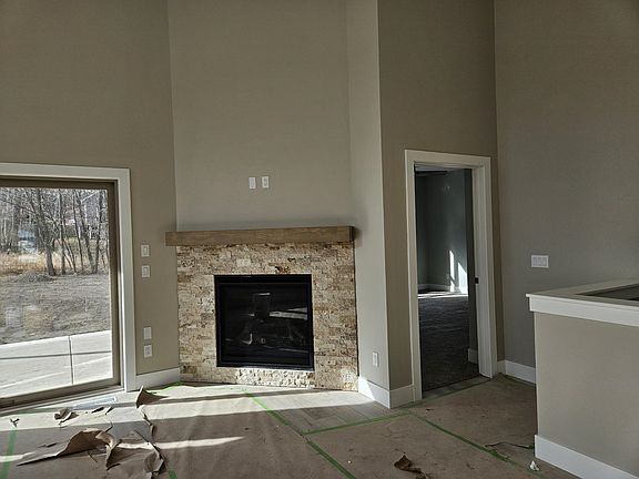 4th image of 3718 Huntington Ave