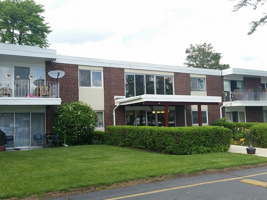 100 Deborah Ln Wheeling IL Zillow