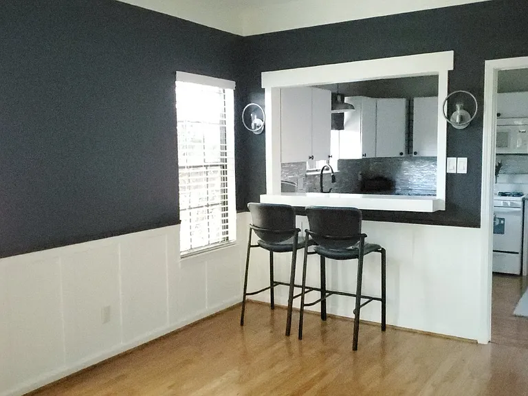 2027 Parkside Ct — Photo 2