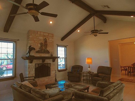 4th image of 118 Oleander Dr