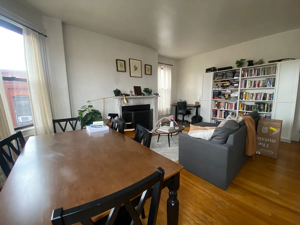 Building Photo - 16 Davis Ave #10