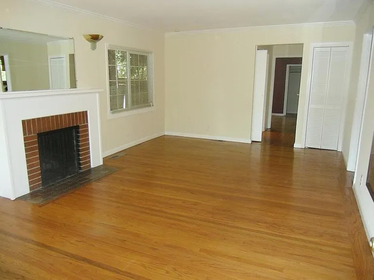 20900 Birch St — Photo 2