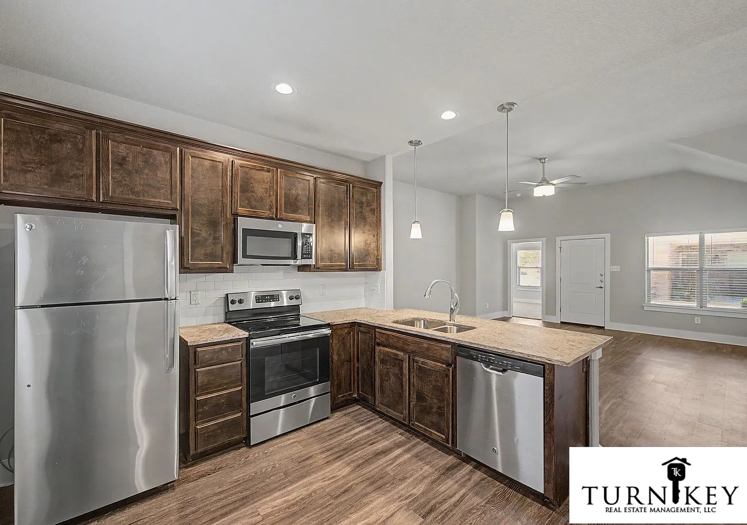 221 Stewart Bend Ct — Photo 2