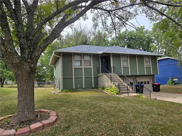 408 Creach Dr, Warrensburg, MO 64093