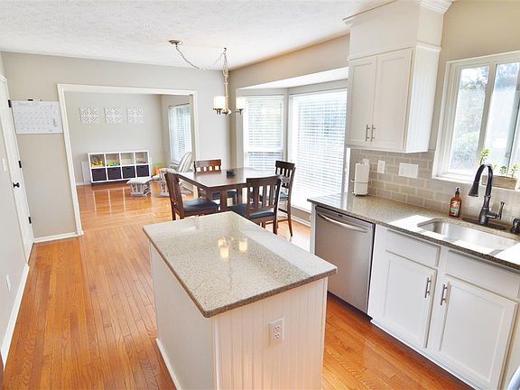 5th image of 10139 Cedarwood Dr