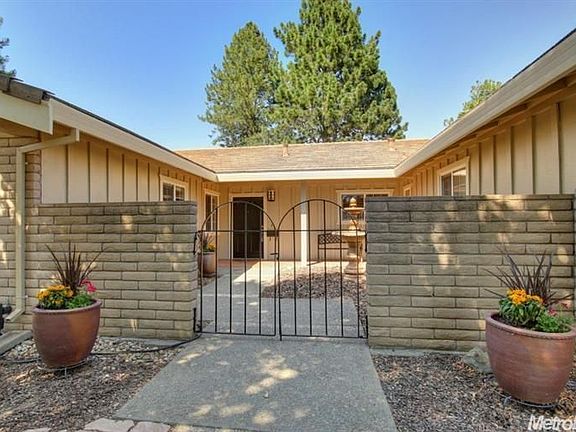 2nd image of 412 Claydon Way