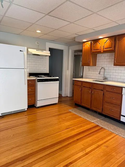 2 bed, 1000 sqft, $2,350 — Photo 1