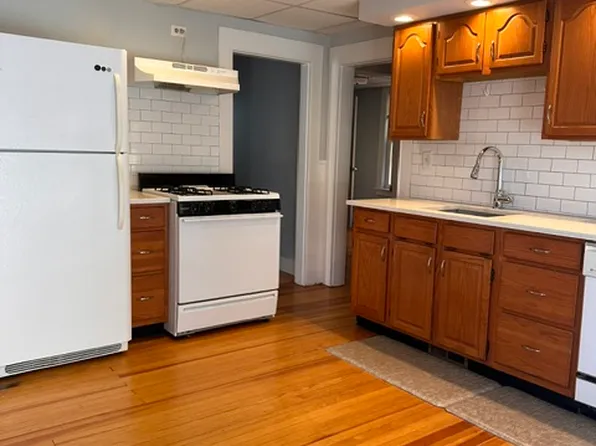 21 Wakelee Ave #2, Shelton, CT 06484