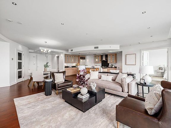 4th image of 1 Miranova Pl APT 1620