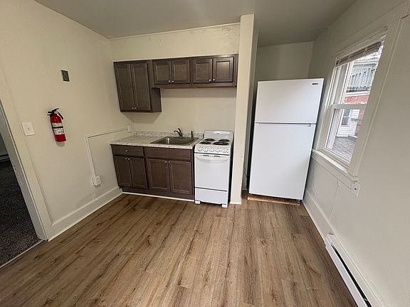 5th image of 107 Ann St APT 5