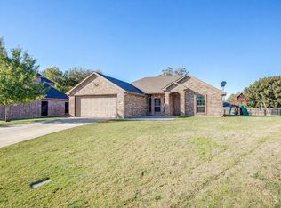 608 Brandt St, Grandview, TX 76050