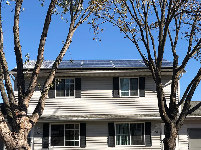 907 Valley Ct — Photo 9