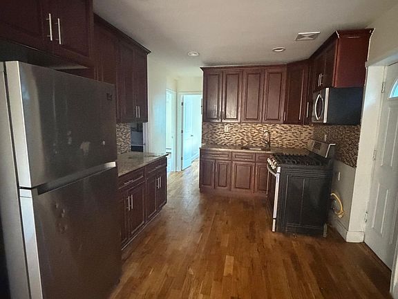 2nd image of 965 E 226th St APT 1