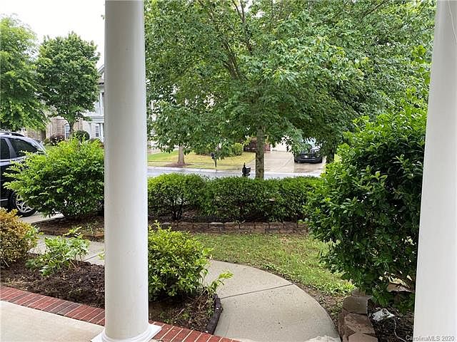 2nd image of 9518 Ridgeforest Dr