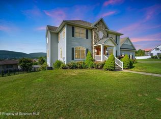 302 School Side Dr, Scranton, PA 18512
