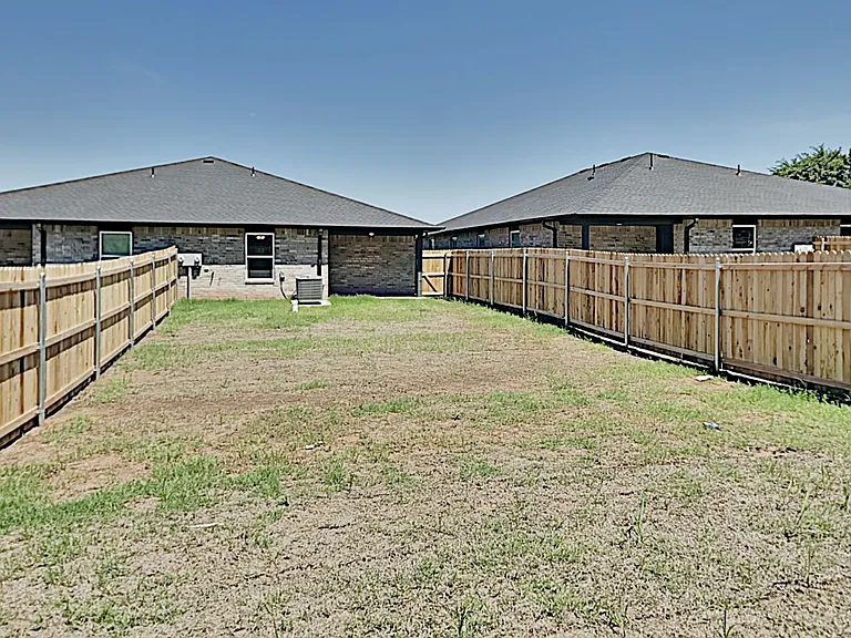 11205 Howard Dr — Photo 15