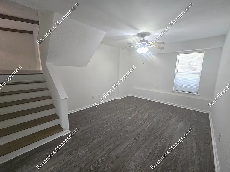 3172 Carmel Dr — Photo 16