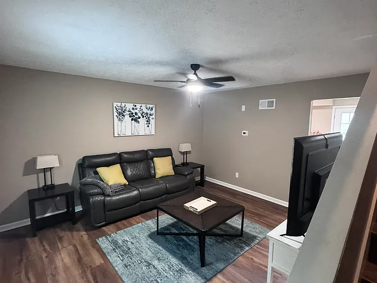 700 Jones Ln #8 — Photo 35