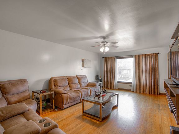 3rd image of 404 Luella Ave