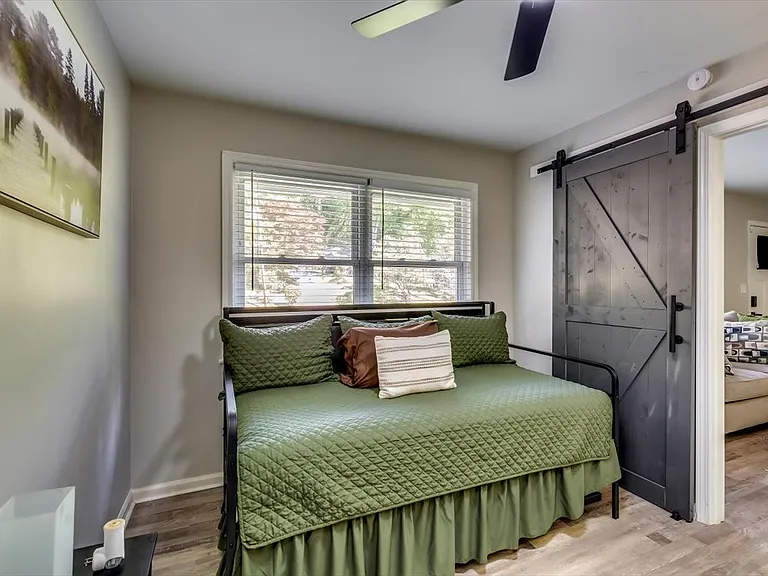 3482 Scenic Dr — Photo 16