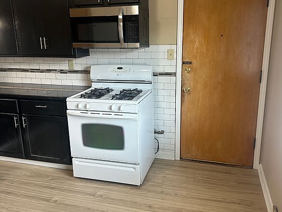 3rd image of 4715 W Capitol Dr #2