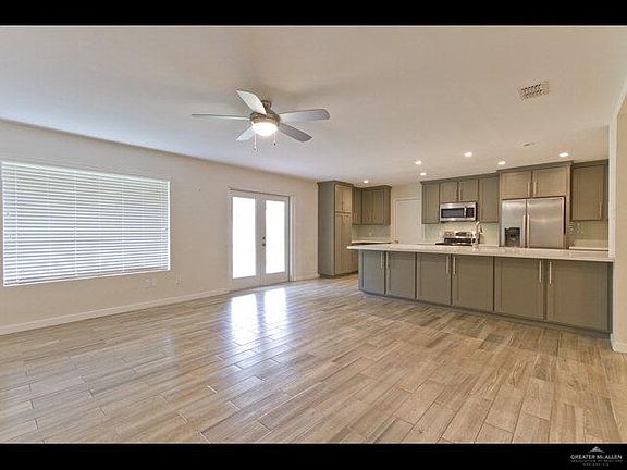 3rd image of 1511 Camellia Ave