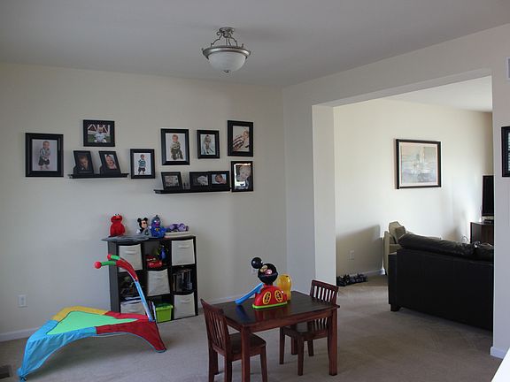 4th image of 2366 Fountain Dr
