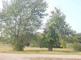 8475 Mockingbird Ln, Ozawkie, KS 66070