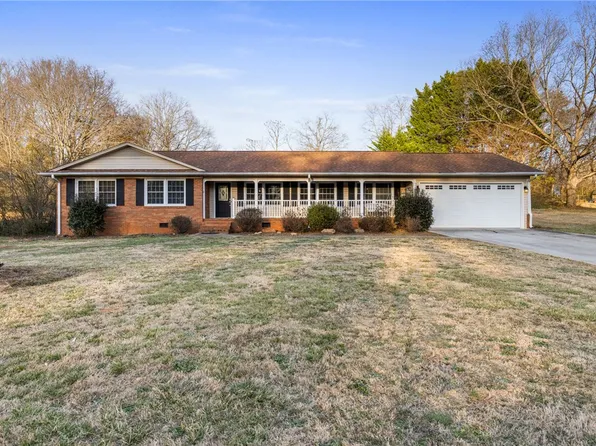 104 Cherokee Rd, Easley, SC 29642