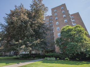 731 W Ferry St PH W, Buffalo, NY 14222