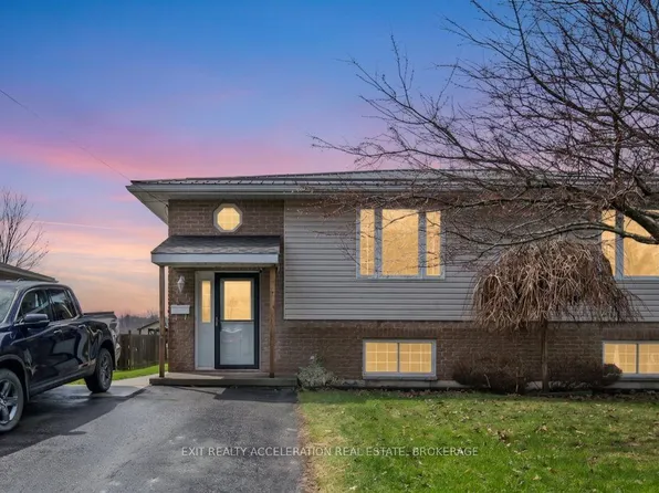 105 Pearl St, Deseronto, ON K0K 1X0