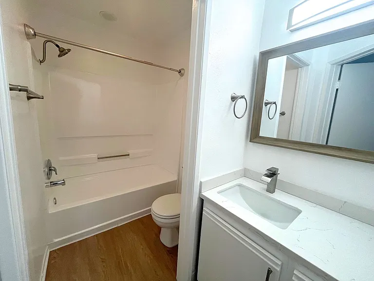 6310 Sylmar Ave — Photo 19