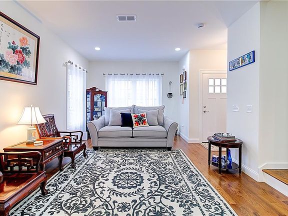 2nd image of 26 Kensington Way