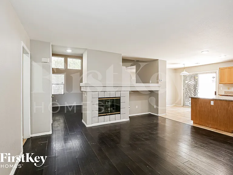 9947 Pioneer Ave — Photo 8