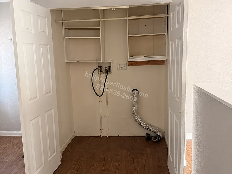 945 Main St — Photo 8