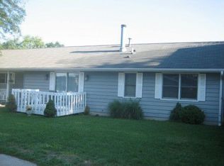 1813 Meadowbrook Ct, Sycamore, IL 60178