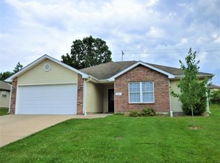 8 Amazon Dr, Columbia, MO 65202