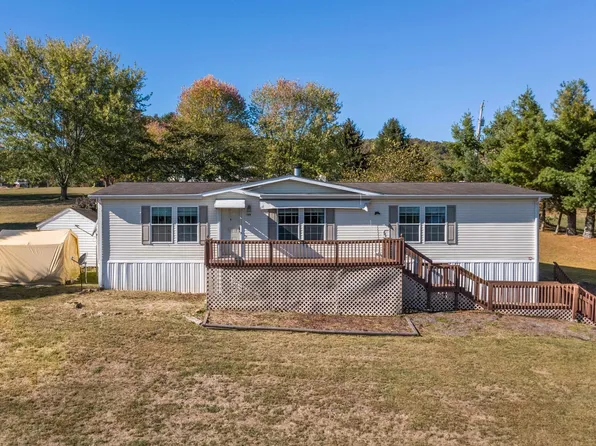 589 Davis Valley Rd, Rural Retreat, VA 24368