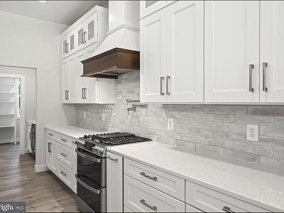 4th image of 16560 Trail Mill Pl