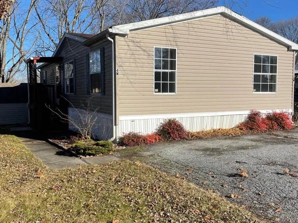4 W Mayer Dr, Finksburg, MD 21048