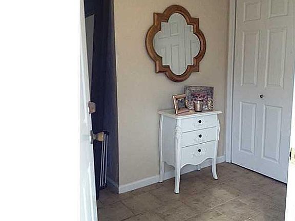 4th image of 429 Lakewood Cir #B